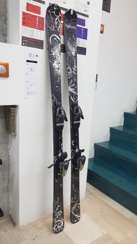 Head  Elegant  One  Skis  -  Used  156