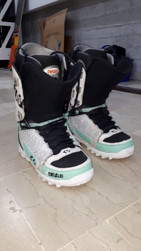 Thirtytwo  Lashed  Snowboard  Boots - Used  Size  EU  42